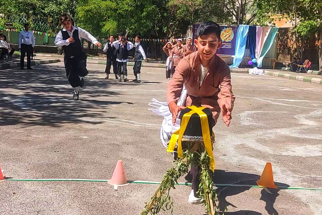 نقش‌آفرینی پررنگ اعضای مرکز سیار کانون قزوین در جشنواره بازی‌های بومی و محلی آذربایجان شرقی