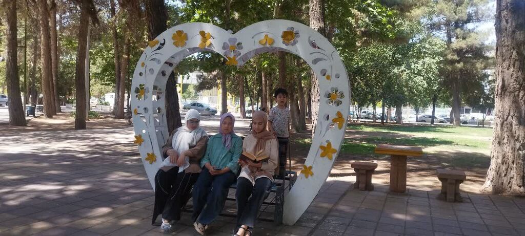 گلستان‌خوانی با فعالیت‌های مختلف در مرکز شماره ۱۲ کانون کرمانشاه