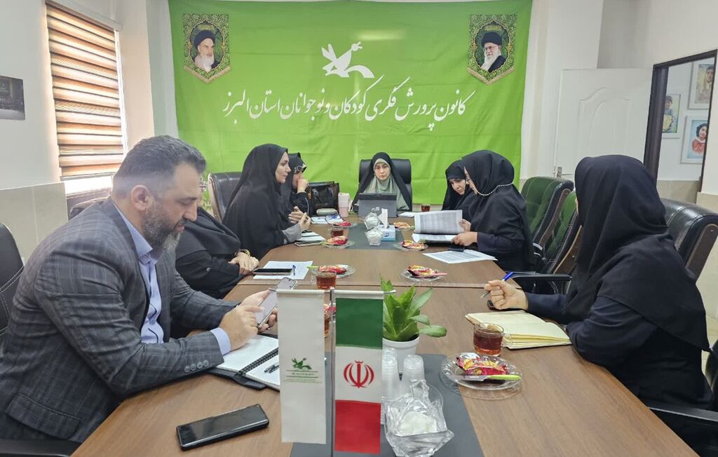 بازدید مدیرکل ارزیابی عملکرد و پاسخ‌گویی به شکایات کانون از مراکز استان البرز
