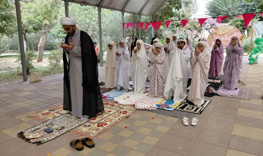 جشن تکلیف دختران کانون البرز در فضایی شاد و معنوی برگزار شد