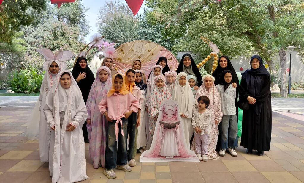 جشن تکلیف دختران کانون البرز در فضایی شاد و معنوی برگزار شد