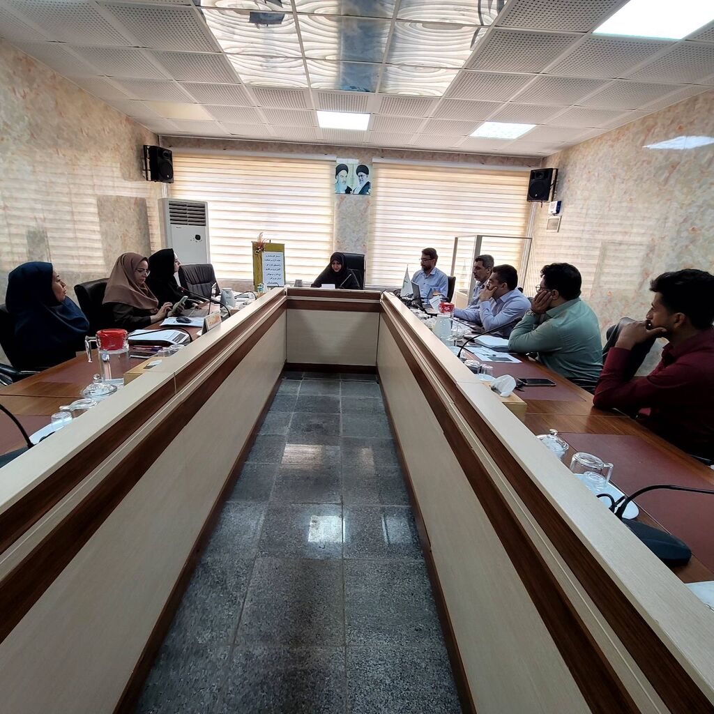 عملکرد کانون استان هرمزگان در سمینار کارشناسان بررسی شد
