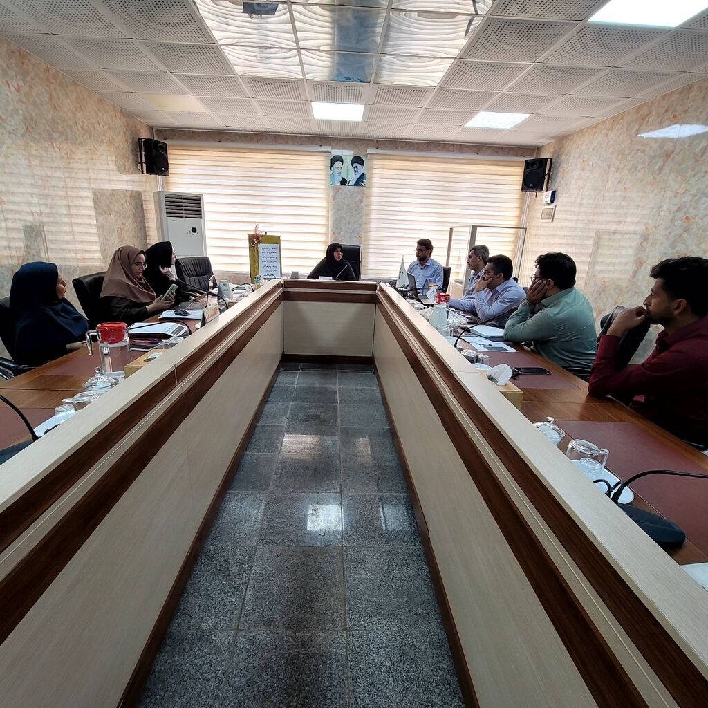 عملکرد کانون استان هرمزگان در سمینار کارشناسان بررسی شد