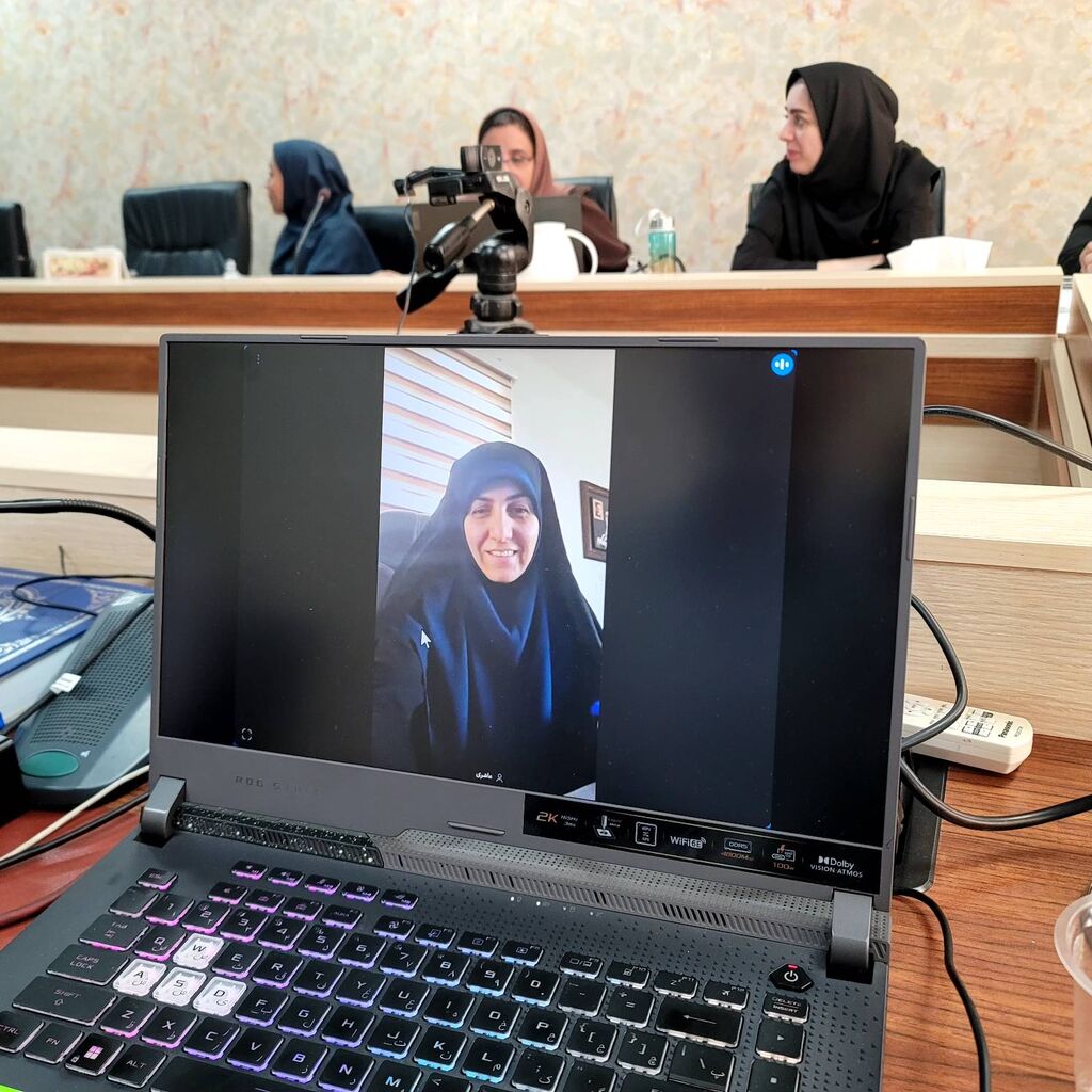عملکرد کانون استان هرمزگان در سمینار کارشناسان بررسی شد