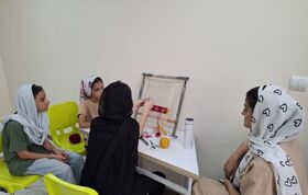 آشنایی کودکان و نوجوانان بیستون با هنر اصیل گلیم‌بافی