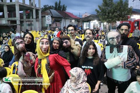 هنرنمایی هنرمندان تماشاخانه سیار کانون در شهرستان‌های شفت و صومعه‌سرا