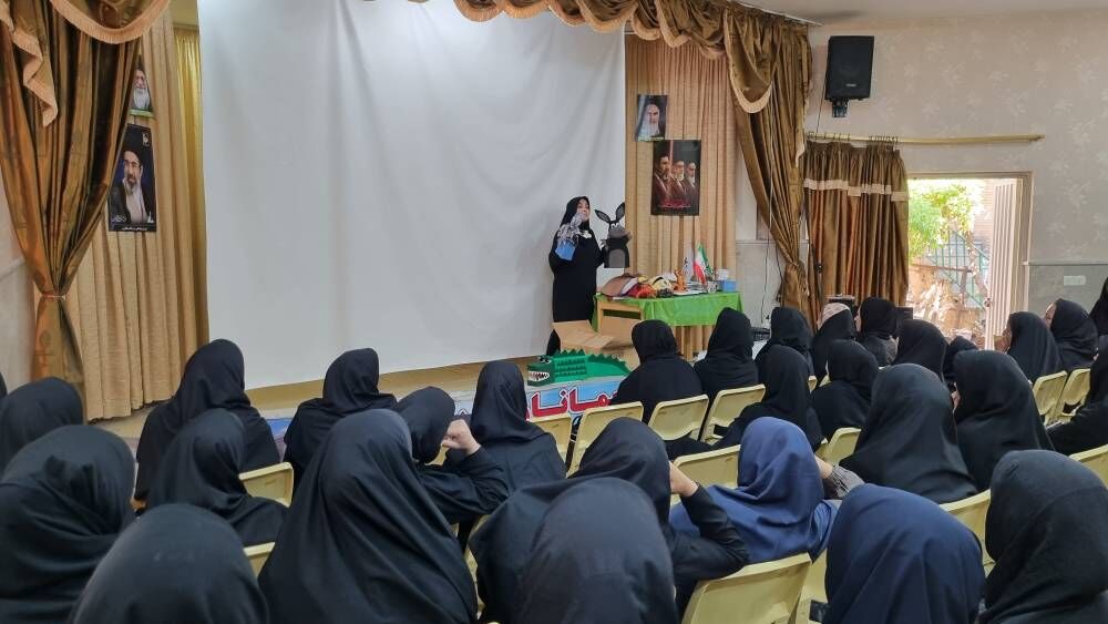برگزاری دوره آموزشی «راهبردهای تربیت و یادگیری» ویژه مربیان پیشدبستانی در کانون هشترود