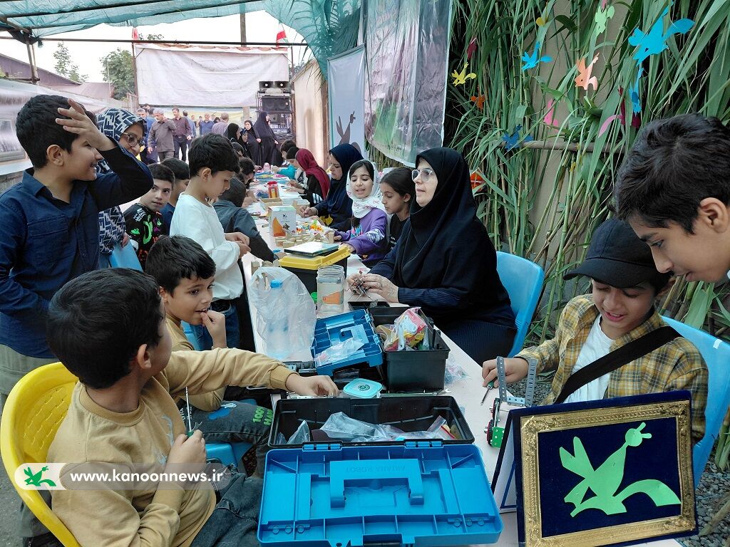 برپایی ایستگاه باهم بسازیم کانون در یادواره شهدای کومله ایستگاه «با هم بسازیم»؛ تجربه خلاقانه کودکان در یادواره شهدای کومله