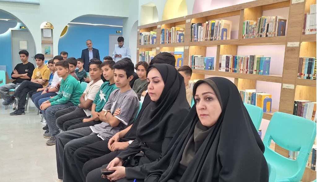 نشست آموزشی «من اینستاگرام میبینم یا اینستاگرام من را؟» در زنجان