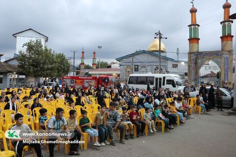 هنرنمایی هنرمندان تماشاخانه سیار کانون در شهرستان‌های شفت و صومعه‌سرا