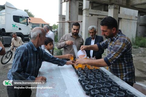 هنرنمایی هنرمندان تماشاخانه سیار کانون در شهرستان‌های شفت و صومعه‌سرا