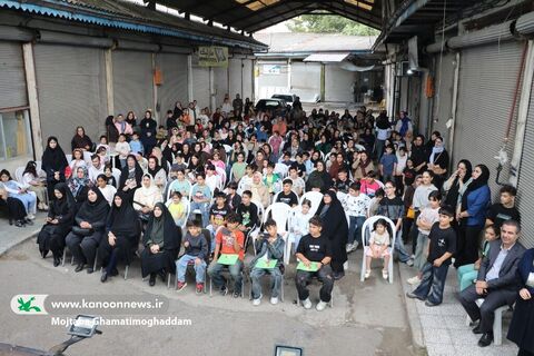 هنرنمایی هنرمندان تماشاخانه سیار کانون در شهرستان‌های شفت و صومعه‌سرا