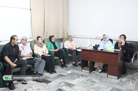 نشست  نقد و بررسی کتاب «پشت دریاها کجاست؟»