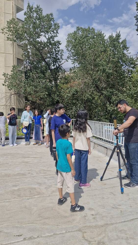 جشن پایان تابستان در مرکز ۱۶ کانون تهران با رصد خورشید و گفتوگوی علمی برگزار شد