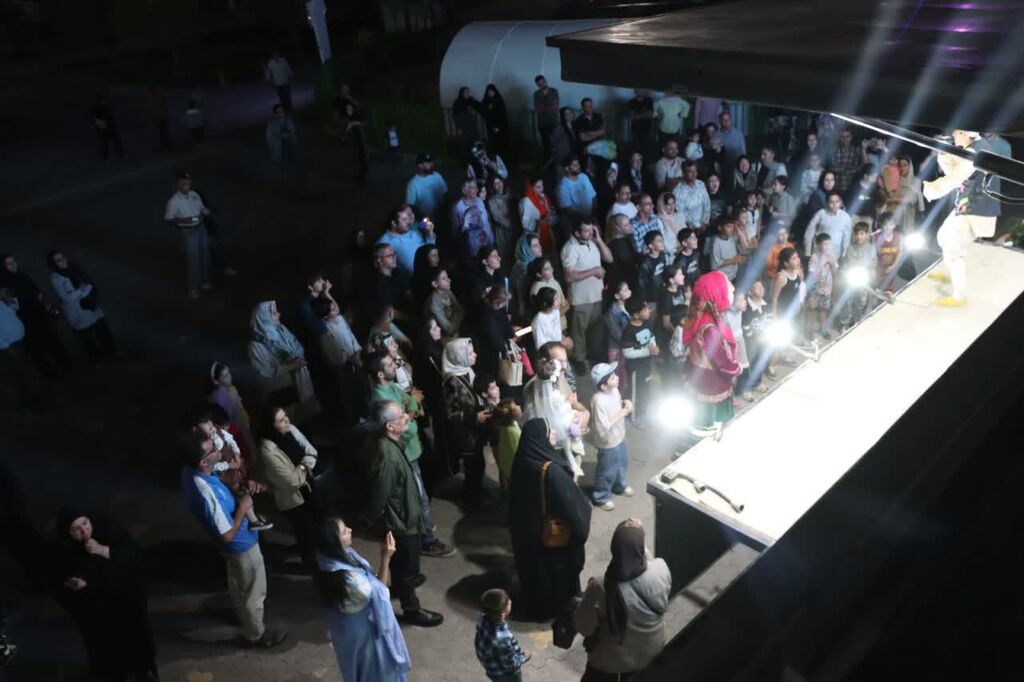 جشنواره انگور رنگ کودکانه گرفت