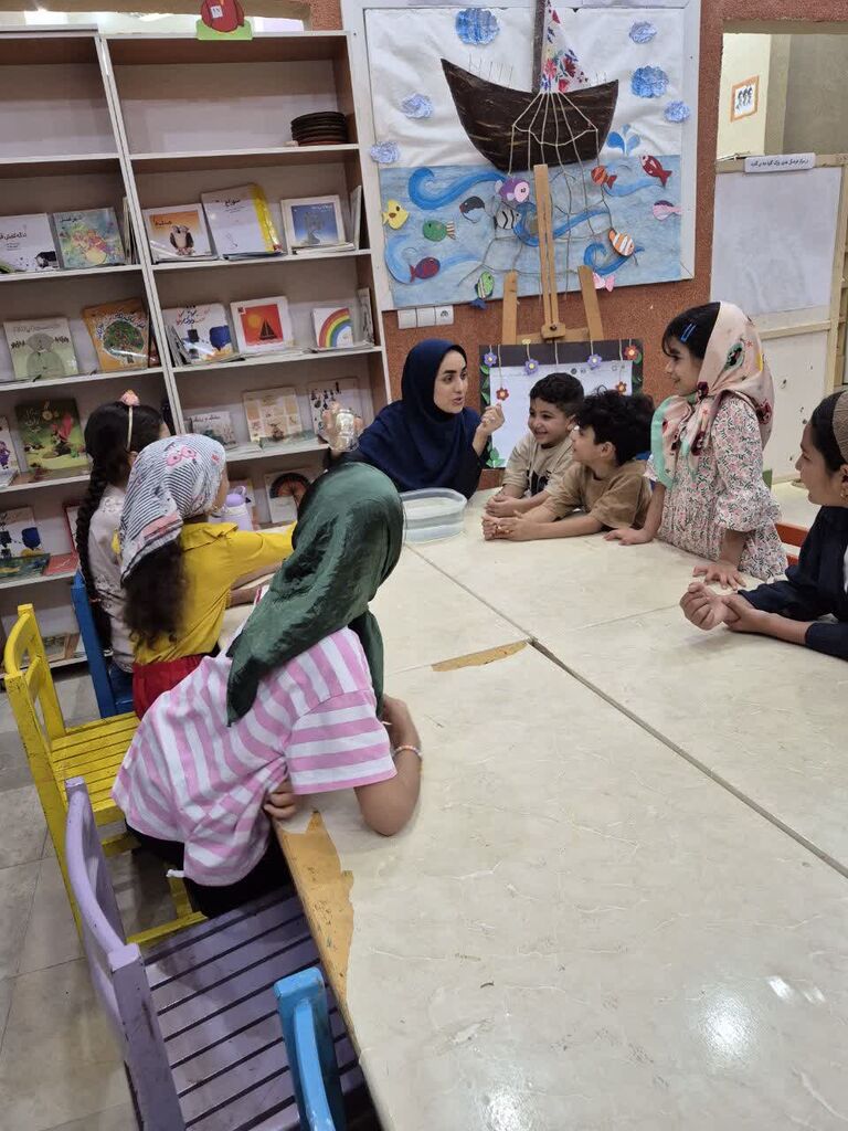 کودکان در سومین روز نمایشگاه دستاوردهای تابستانی، راز هوای نامرئی را کشف کردند