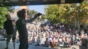خوی غرق در شادی: نمایش «نخودی و حاکم شهر دور» بر روی تماشاخانه سیار کانون میهمان کودکان شد