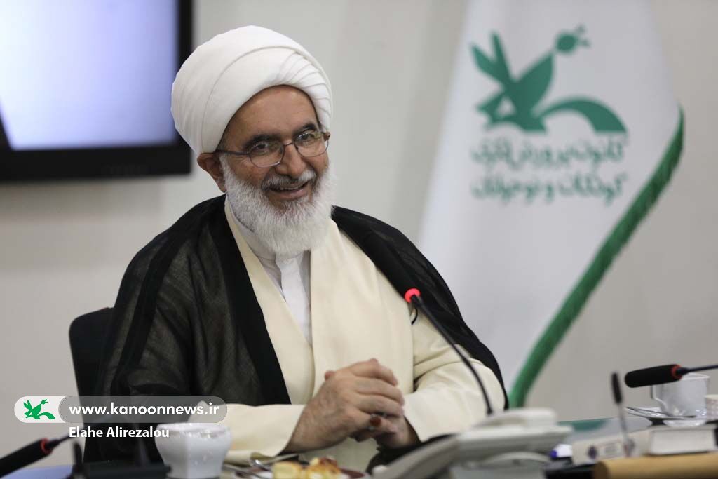 حجتالاسلام محمدجواد حاجعلیاکبری در سومین نشست مدیران ارشد کانون - یکشنبه 22 شهریور 1405 تربیت مقاومتی و نقش راهبردی کانون در پرورش نسل آینده