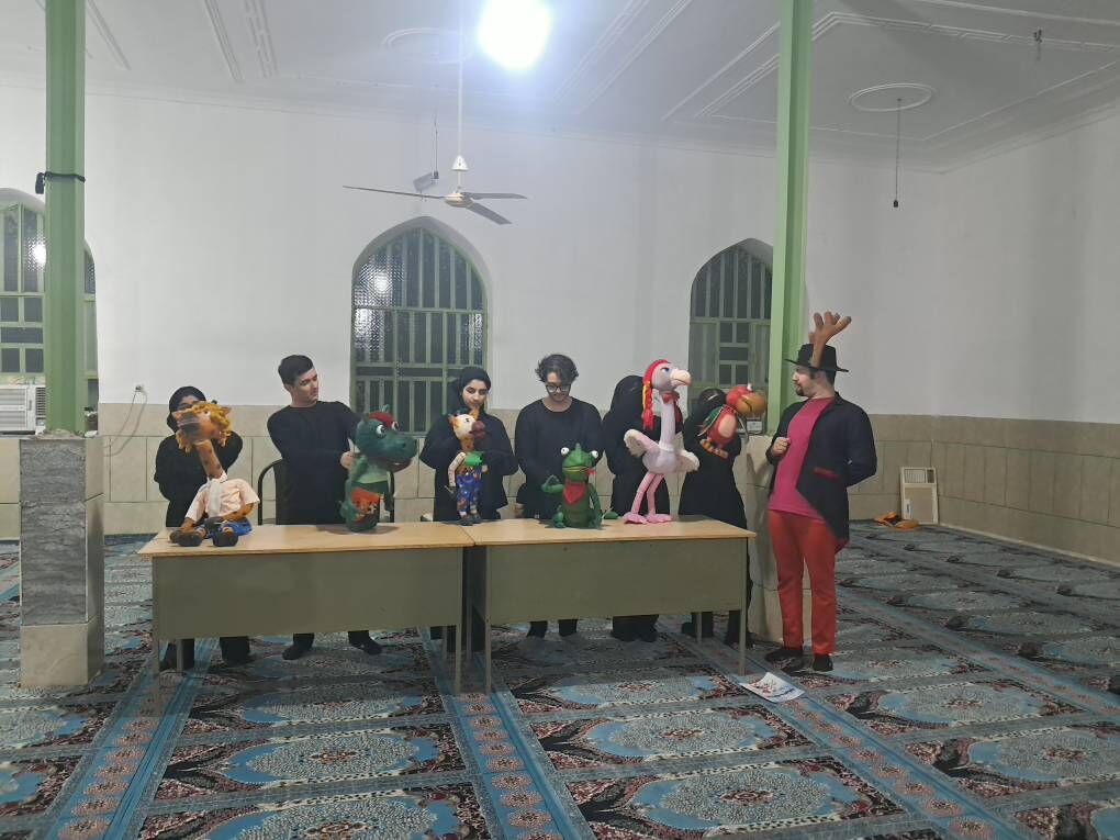 اجرای نمایش «اوکاپی» در روستاهای گبرانی و قادرخانی میناب با هدف ارتقای سطح تاب آوری ونشاط اجتماعی کودکان