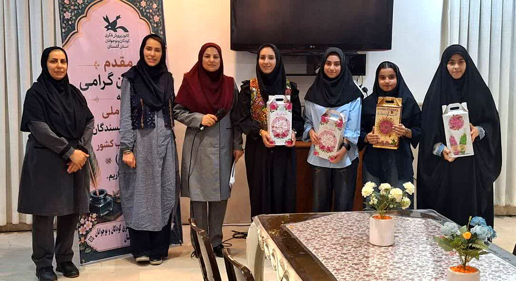 حضور اعضای دختر برگزیده باشگاه داستان «قاف» در اردوی تخصصی کانون
