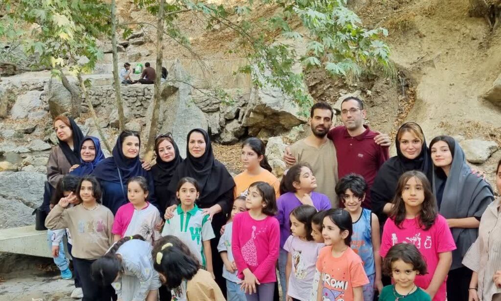 کرمانشاه. مرکز شماره ۴. اردو اردوی تفریحیتربیتی اعضا و مادران مرکز شماره ۴ کانون کرمانشاه در سراب صحنه