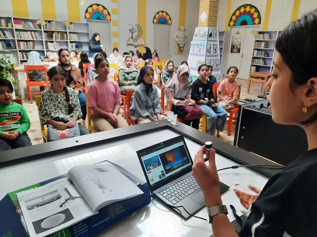 دنیای نانو زیر ذره بین کودکان و نوجوانان درگزین