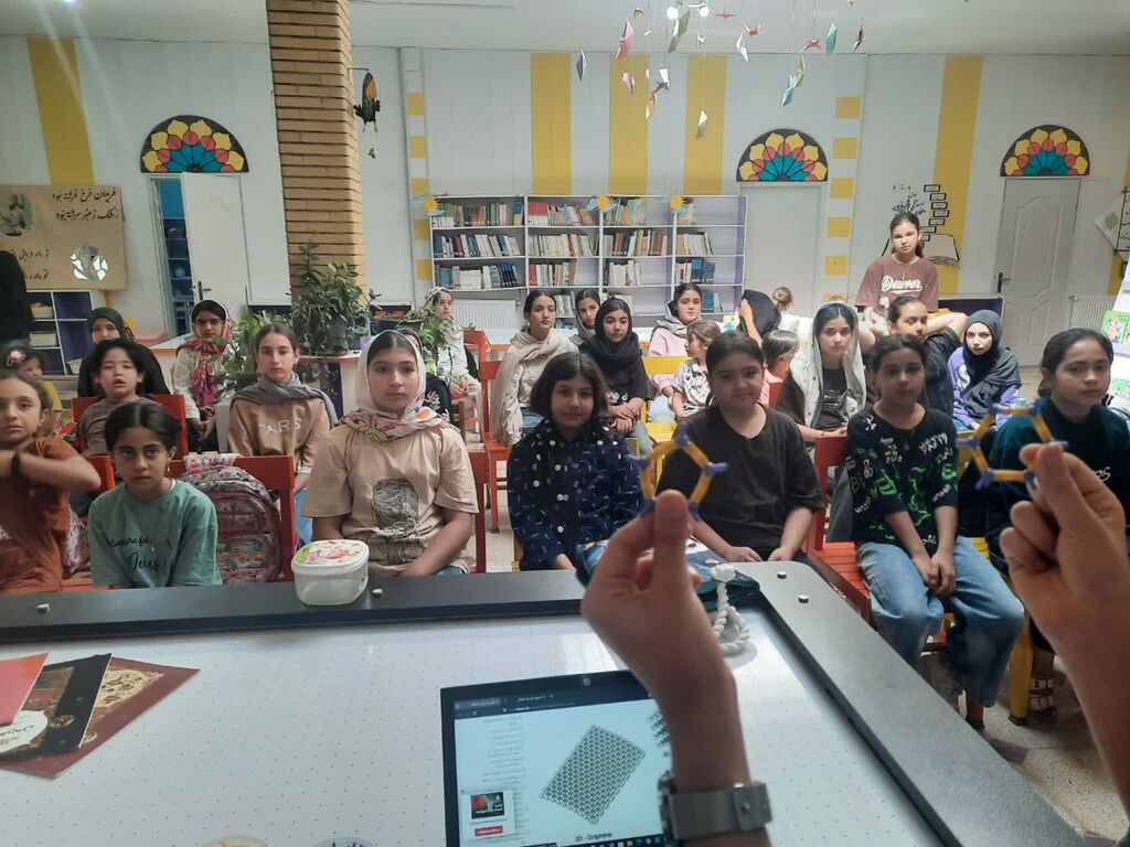 نانو دنیای نانو زیر ذره بین کودکان و نوجوانان درگزین