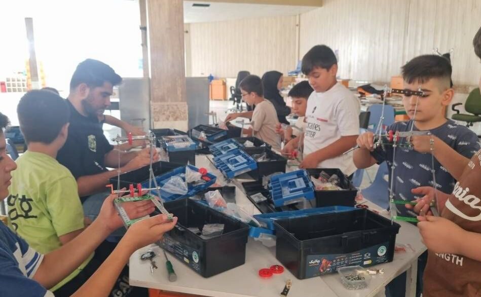 کارگاه رباتیک در کانون سرپل‌ذهاب