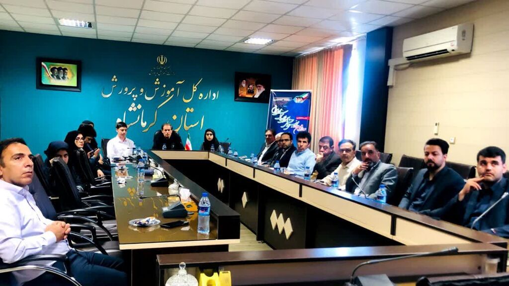 کرمانشاه. سنقر. مجلس دانشآموزی کانونیار سنقری در جمع اعضای مجلس شورای دانشآموزی کشور حضور یافت