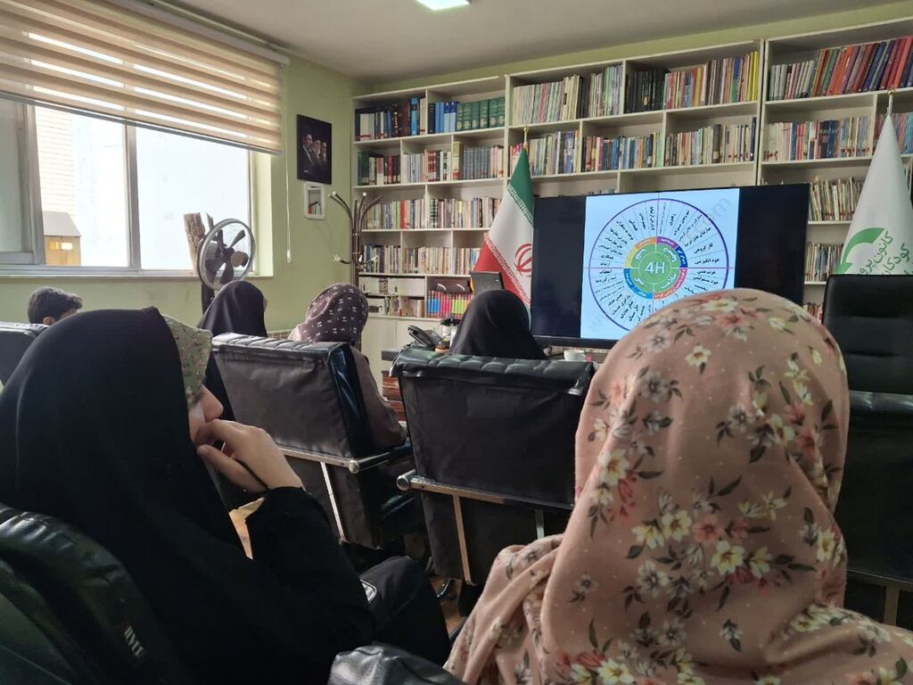 دومین کارگاه تربیتی «منِ ۴۰ ساله» برگزار شد