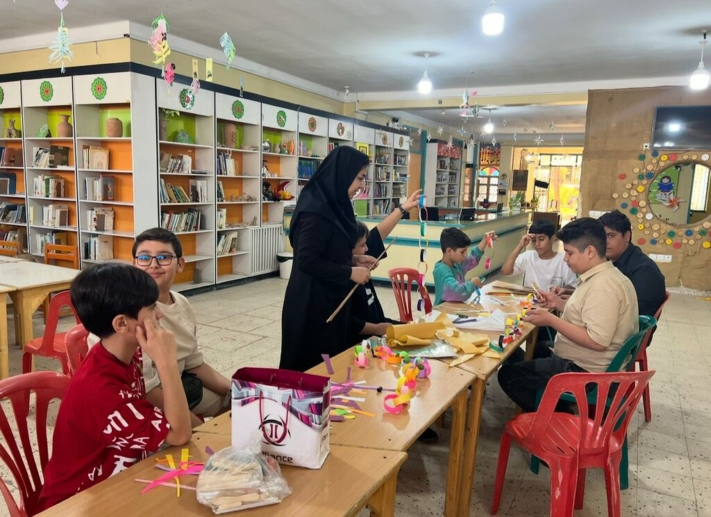 رقصِ بادبادک‌ها در آسمانِ خیال اعضای مرکز شماره ۱ کانون سمنان