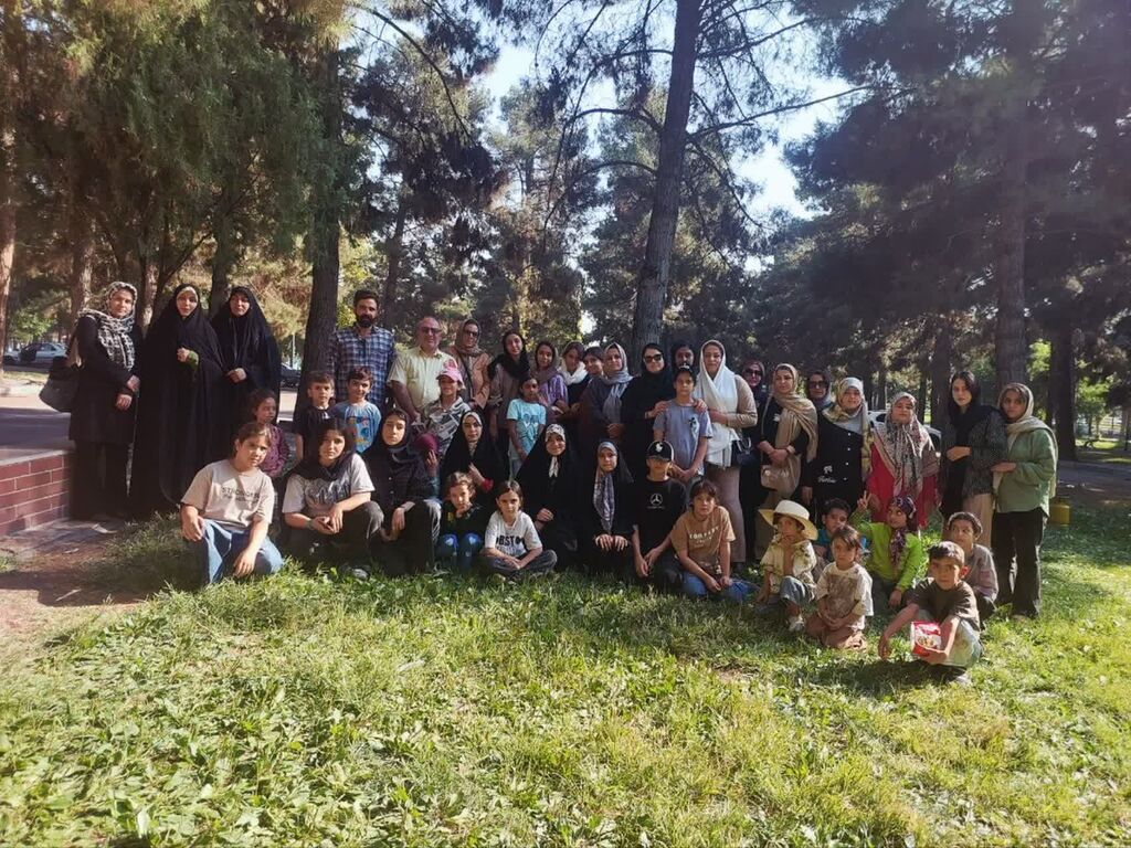کرمانشاه. مرکز شماره ۱۱. اردو اردوی یکروزه اعضاو والدین مرکز شماره ۱۱ کانون کرمانشاه در پارک شرقی