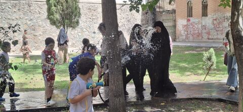 جشن پایان تابستان مرکز ۸؛ از خاطره اکبر عبدی تا هیجان آب‌بازی