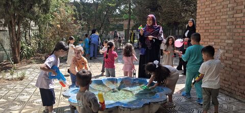 جشن پایان تابستان مرکز ۸؛ از خاطره اکبر عبدی تا هیجان آب‌بازی