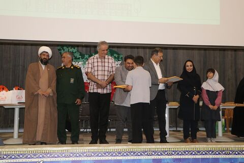 گزارش تصویری گردهمایی اعضای شاخص هنری کانون استان اصفهان؛ تجلیل از درخشش کودکان و نوجوانان در عرصه‌های ملی و بین‌المللی