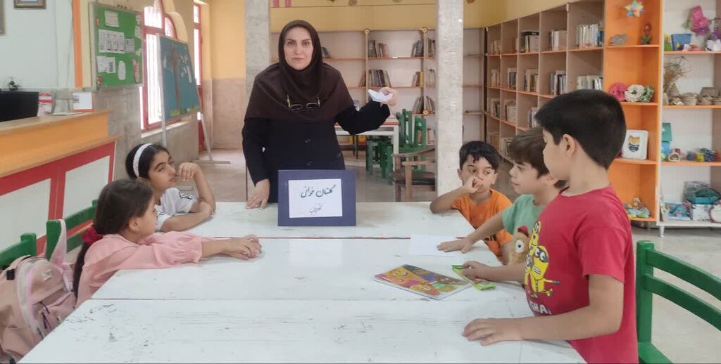 گلستان‌خوانی با اجرای برنامه‌های مختلف در کانون قصرشیرین همراه شد