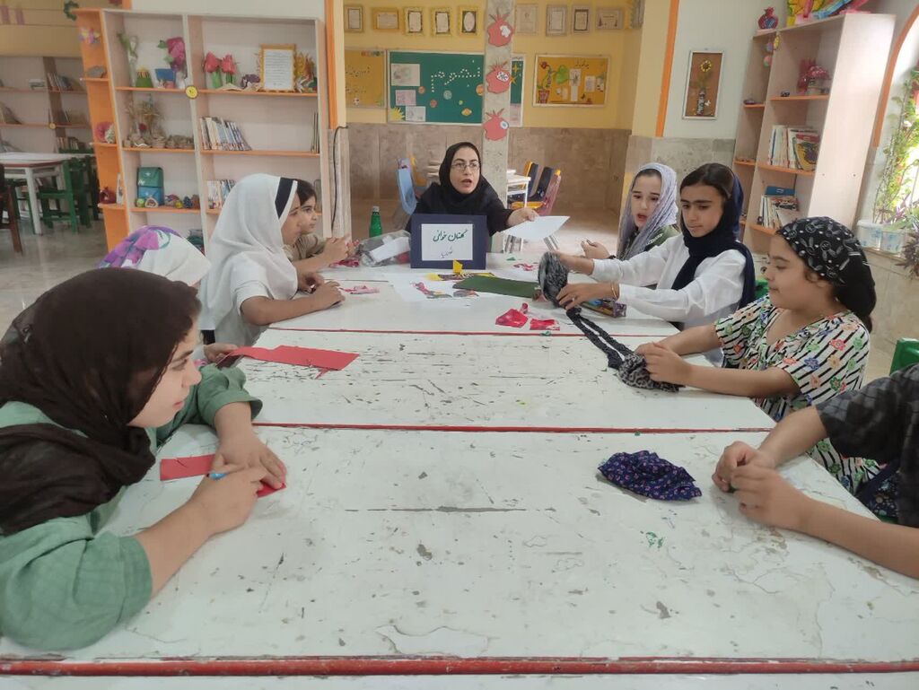 گلستان‌خوانی با اجرای برنامه‌های مختلف در کانون قصرشیرین همراه شد