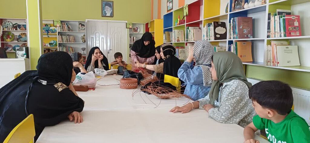 پایان تابستان در مراکز کانون از کارگاه"من و مامانم" تا " پویش مهر"