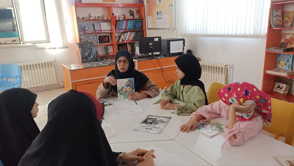 پویش «۴ کتاب، ۴ فصل» در مرکز شماره ۱ کانون اسلام‌آباد غرب