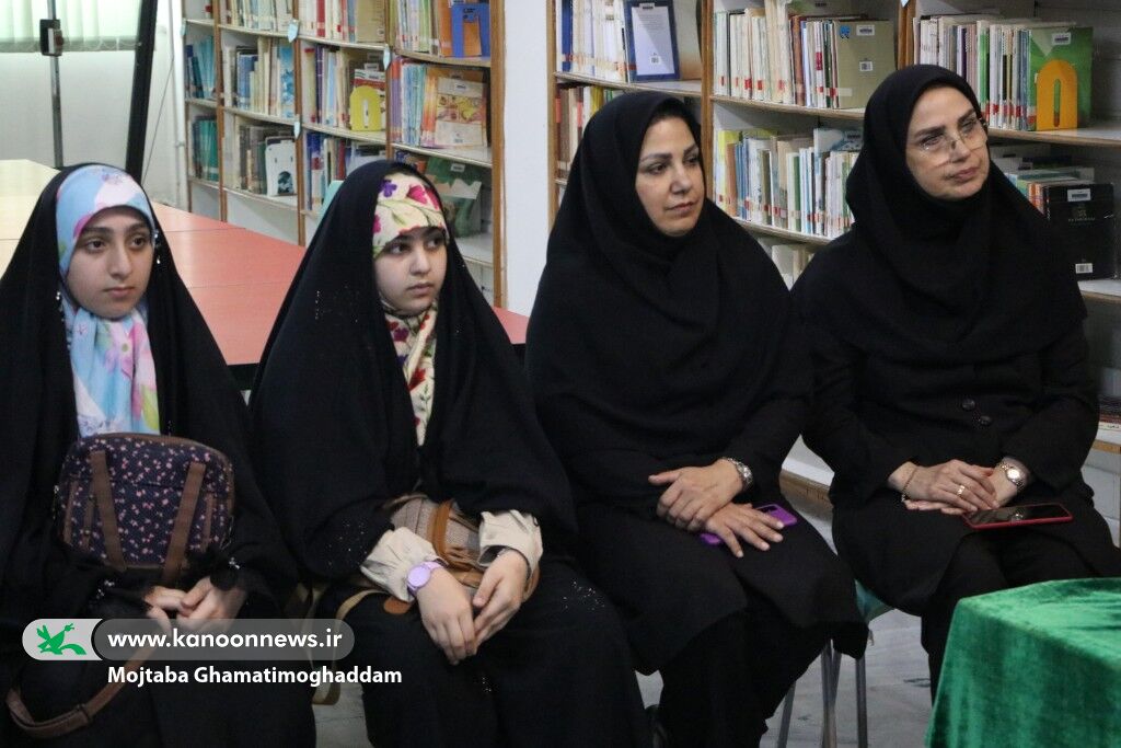 اعضای انجمن ادبی «آفرینش» روز شعر و ادب فارسی را گرامیداشتند