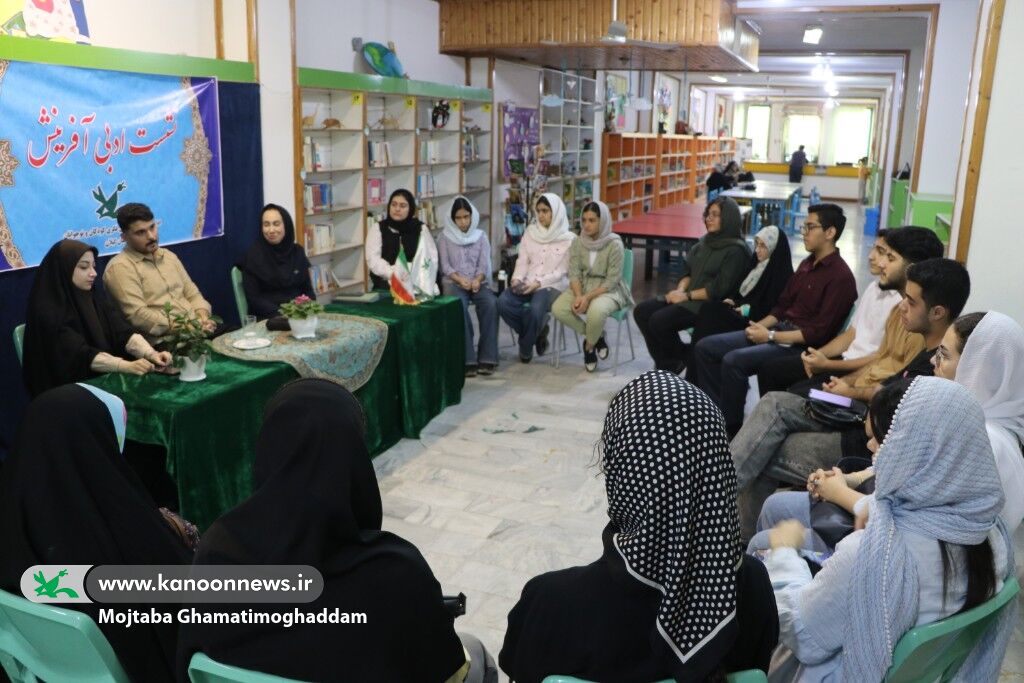 اعضای انجمن ادبی «آفرینش» روز شعر و ادب فارسی را گرامیداشتند