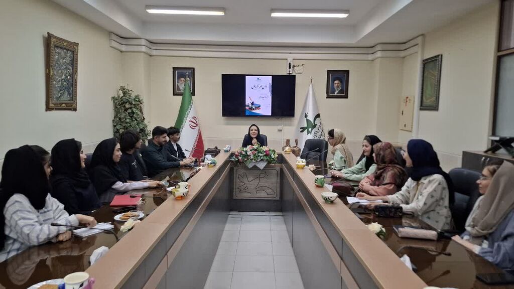 انجمن ادبی آفرینش ارومیه به استقبال روز شعر و ادب فارسی رفت انجمن ادبی آفرینش ارومیه به استقبال روز شعر و ادب فارسی رفت