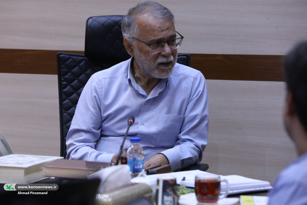 تدوین سیاستهای رسانهای محصولات تربیتی با محوریت همافزایی نهادهای فرهنگی
