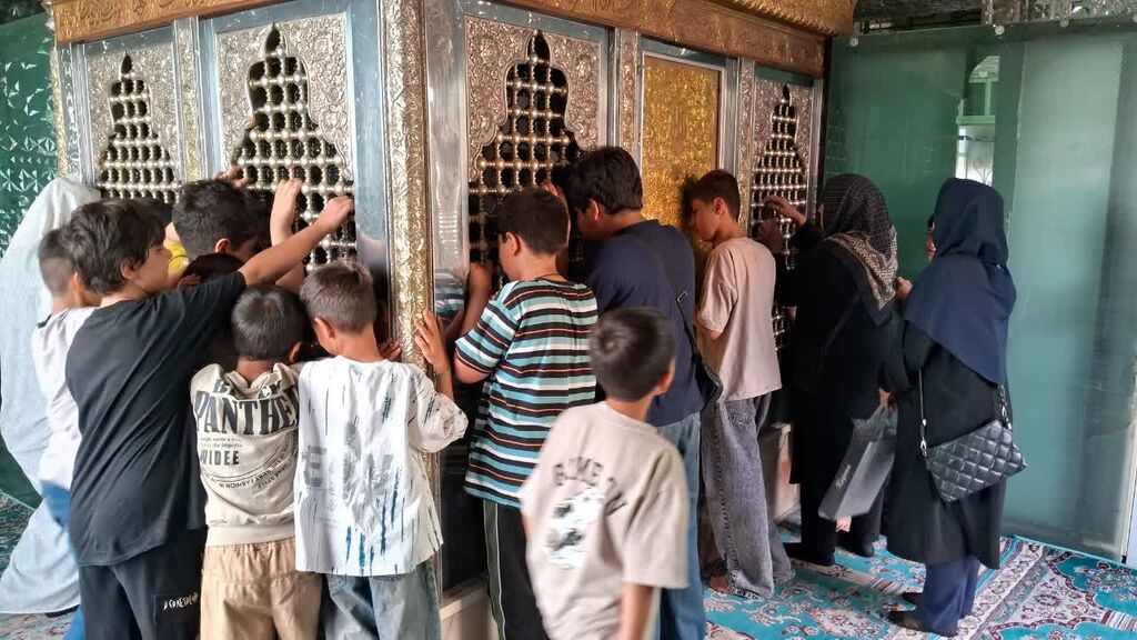 اعضای کانون کنگاور از امامزاده ابراهیم (ع) بازدید کردند