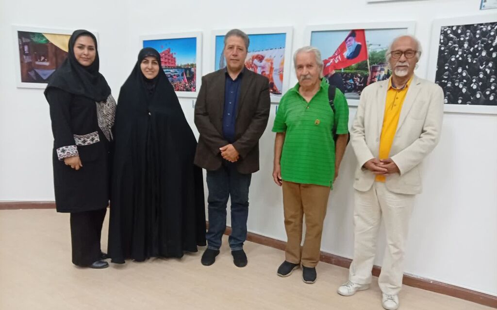 بازدید مدیرکل کانون البرز از نمایشگاه آثار برگزیده جشنواره بینالمللی عکس رضوی