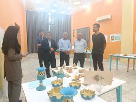 بازدید شهردار منطقه چهار بندرعباس از نمایشگاه دستاوردهای اعضای مرکز پارک گلها