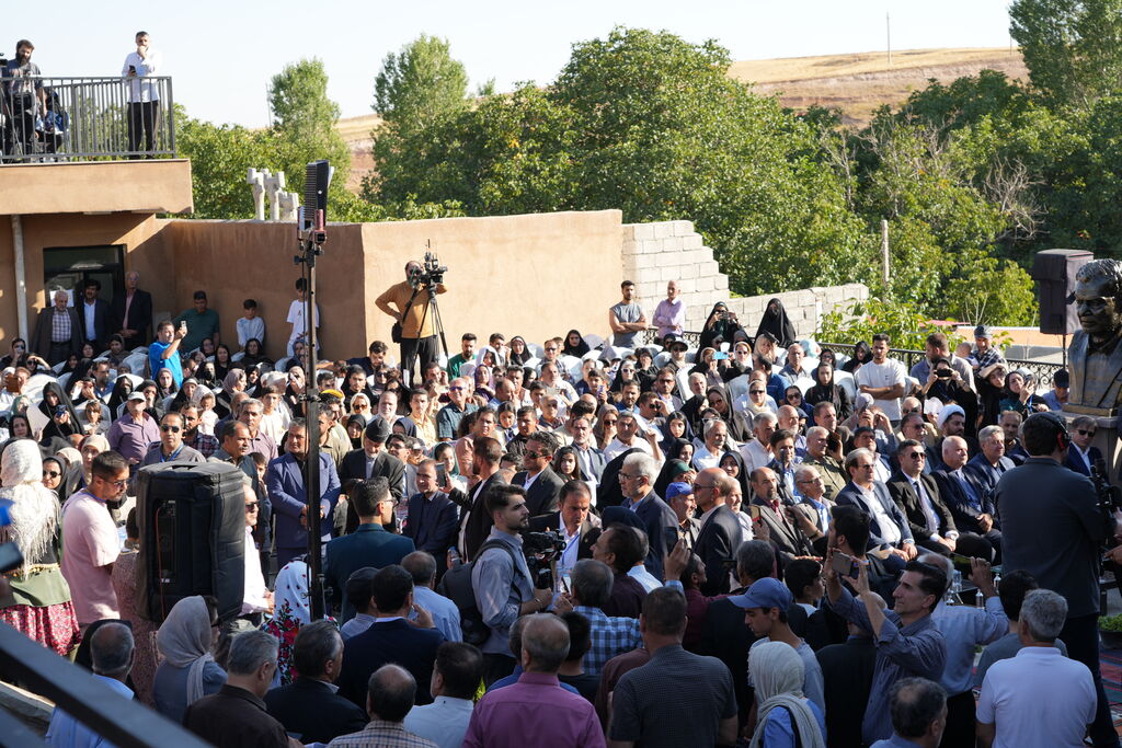 درخشش نوجوانان کانون پرورش فکری در برنامه «یک روز با حیدربابای شهریار» و آیین افتتاح خانه پدری شهریار