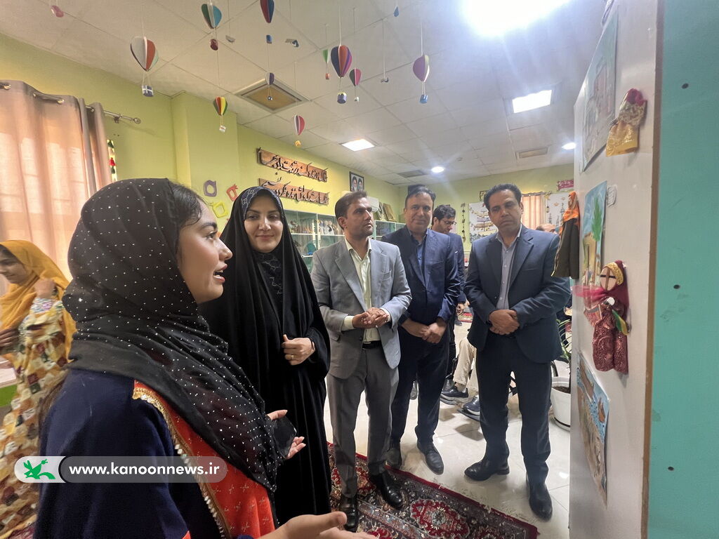 با روایتِ آفرینش‌های تابستانی؛ نمایشگاه «سلام پاییز» در مرکز سیراف افتتاح شد