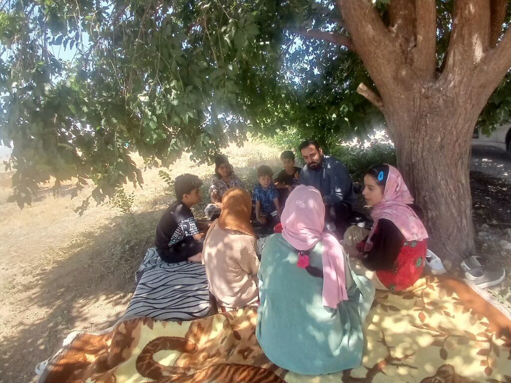 واحد شماره ۱ سیار روستایی کانون کرمانشاه طرح «بازیکا» را به مناطق کم‌برخوردار برد