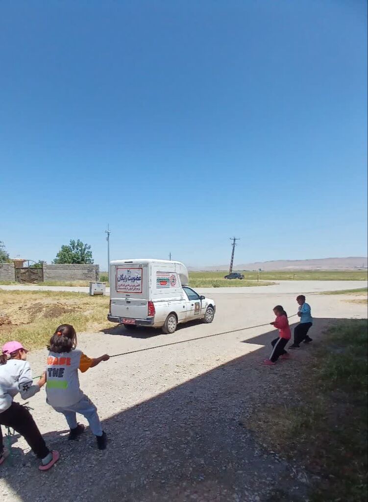 واحد شماره ۱ سیار روستایی کانون کرمانشاه طرح «بازیکا» را به مناطق کم‌برخوردار برد